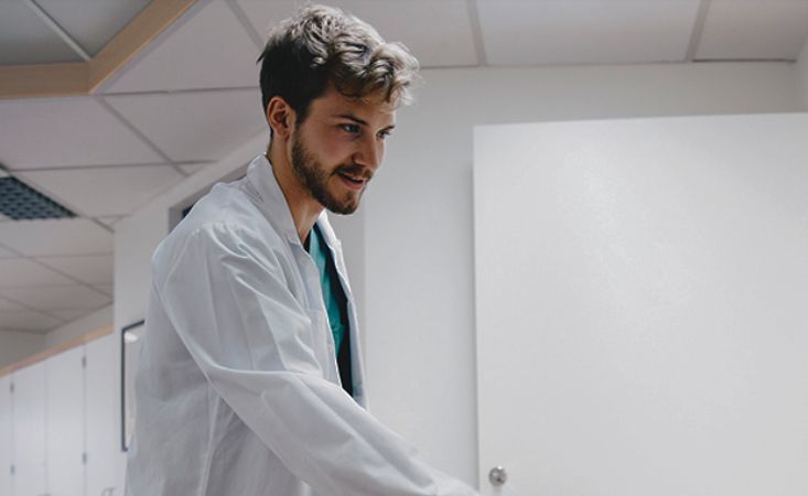 Berufshaftpflicht - Haftung in Wei||ter||bil||dung nach Fach||arzt||standard