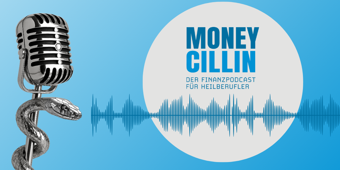 Das Bild ein klassisches Mikrofon. Am Stab ist eine Schlange zu sehen. Daneben steht der Schriftzug des Podcasts MoneyCilling