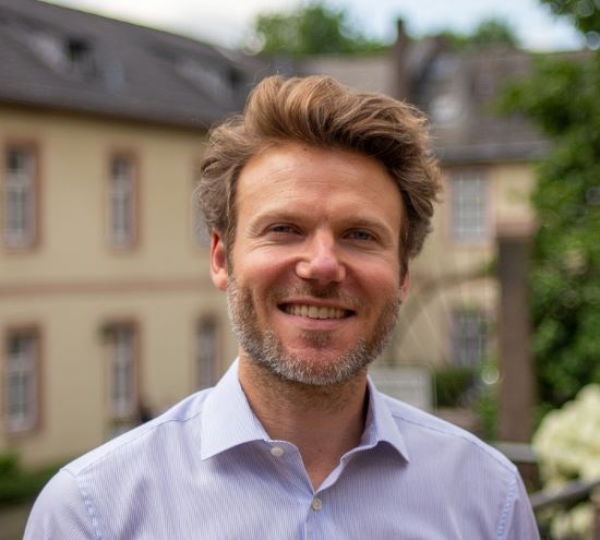 Porträtfoto des Interviewten Prof. Stolper